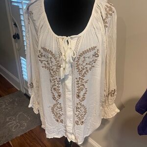 Gorgeous Karen Kane plus size peasant blouse in off-white/tan. New/tags